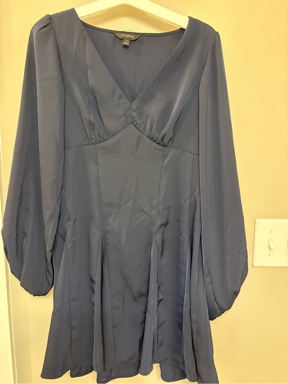 Banana Republic Women's Blue Long-Sleeve V-Neck Dress